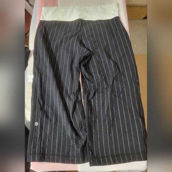 Lulu Flare crop - Picture 2 of 2